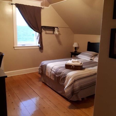 Dans Les Draps De Morphee Bed & Breakfast Кампбелтън Екстериор снимка