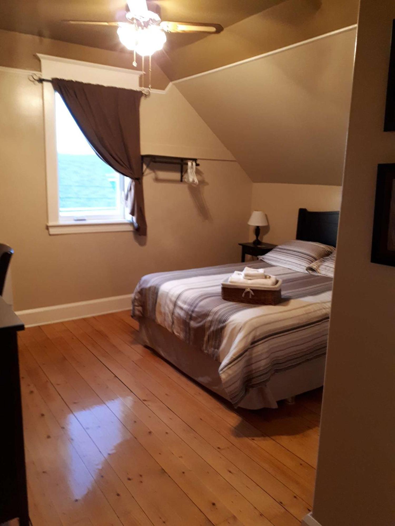 Dans Les Draps De Morphee Bed & Breakfast Кампбелтън Екстериор снимка