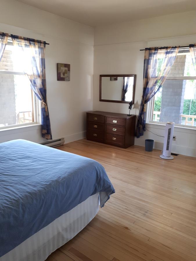 Dans Les Draps De Morphee Bed & Breakfast Кампбелтън Екстериор снимка