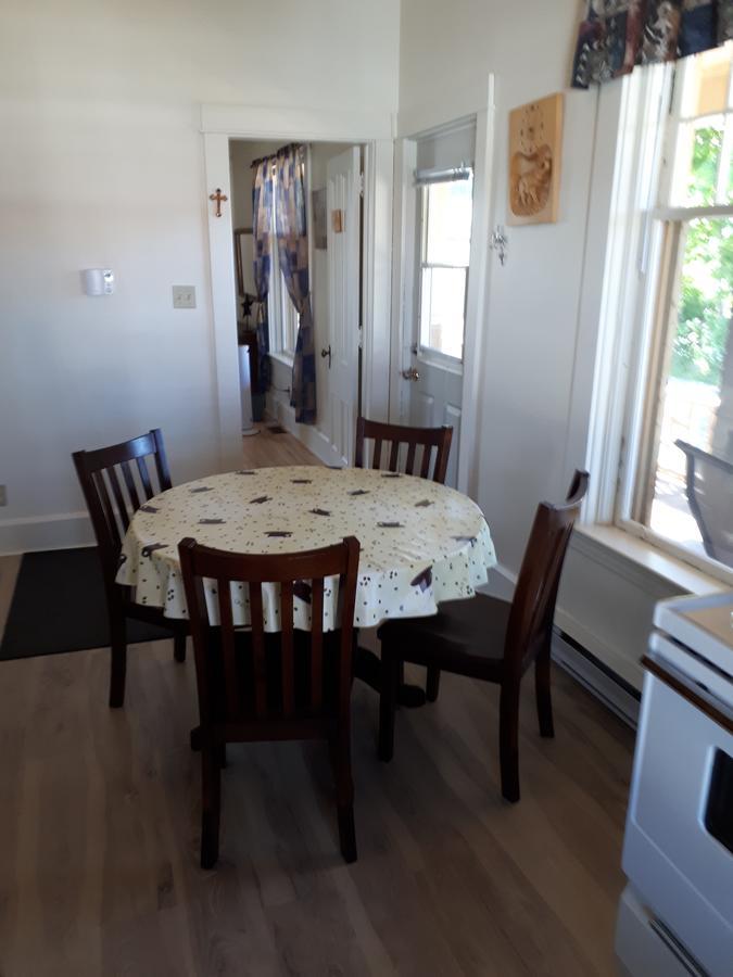 Dans Les Draps De Morphee Bed & Breakfast Кампбелтън Екстериор снимка