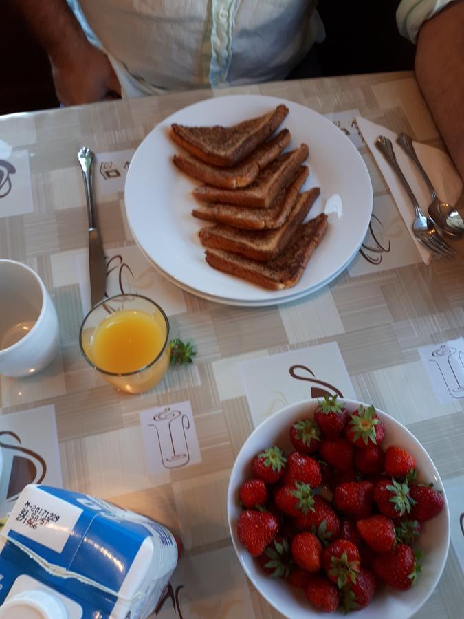 Dans Les Draps De Morphee Bed & Breakfast Кампбелтън Екстериор снимка