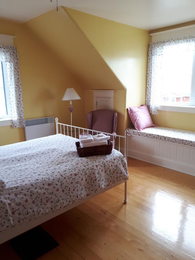 Dans Les Draps De Morphee Bed & Breakfast Кампбелтън Екстериор снимка